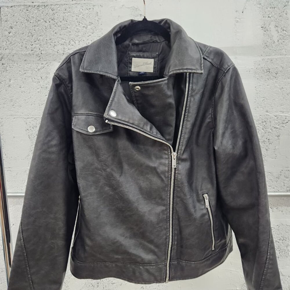 NWT Universal Thread Women's Moto Jacket Faux Leather Faded - Picture 3 of 10